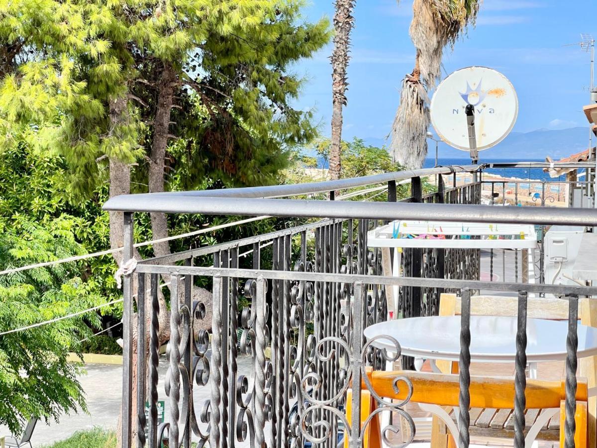 Xenias Rooms Apartments Koroni  Exterior photo